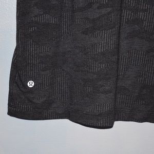 LuLu Lemon Men’s Camo workout shirt